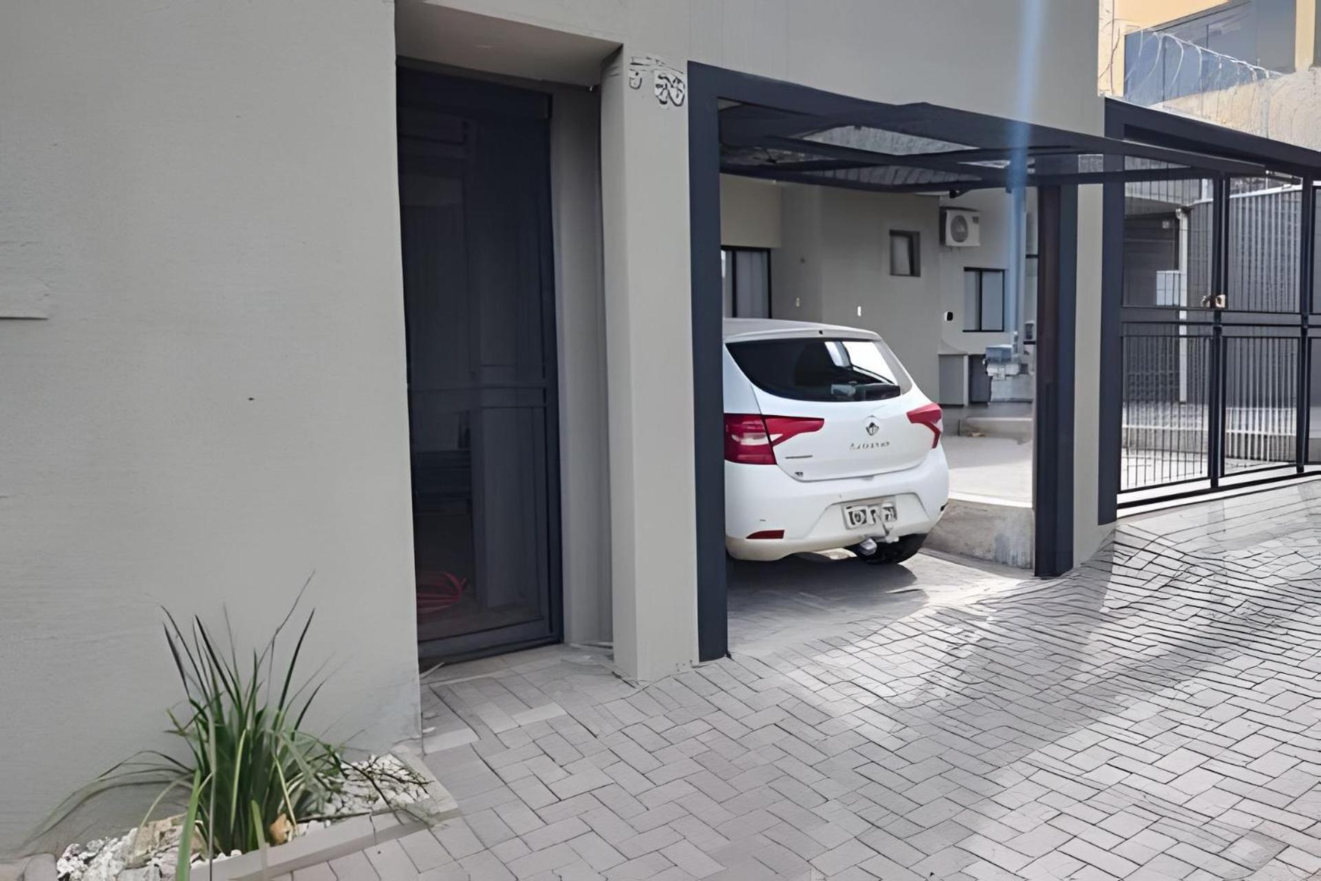 Xavi Apartment